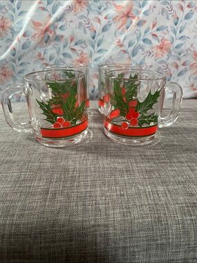 Vintage, Libby’s festive, holy glass mugs,
